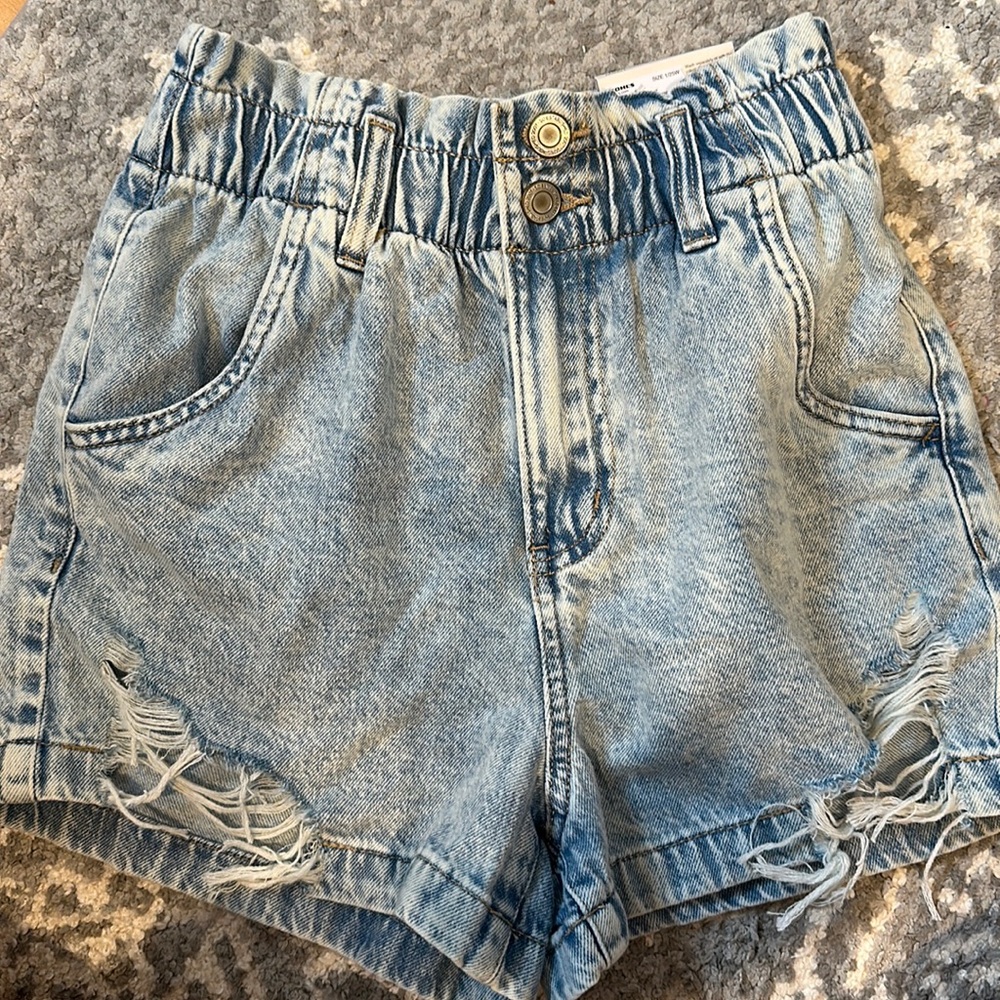 SO elastic high rise light wash mom jean shorts 1/25W